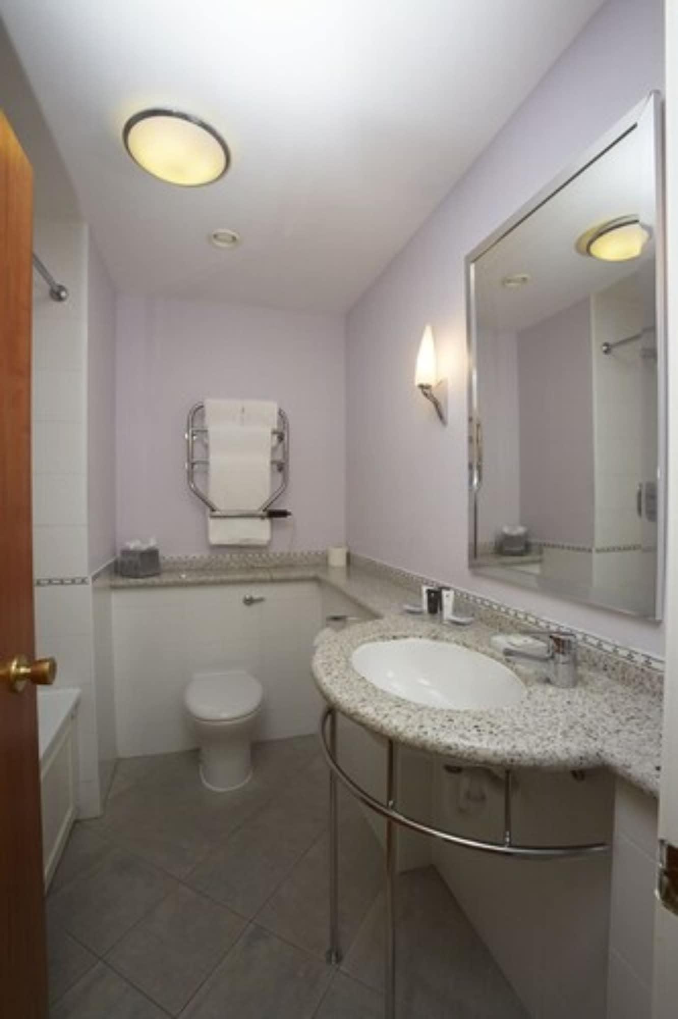Angel Hotel Bury St. Edmunds ภายนอก รูปภาพ