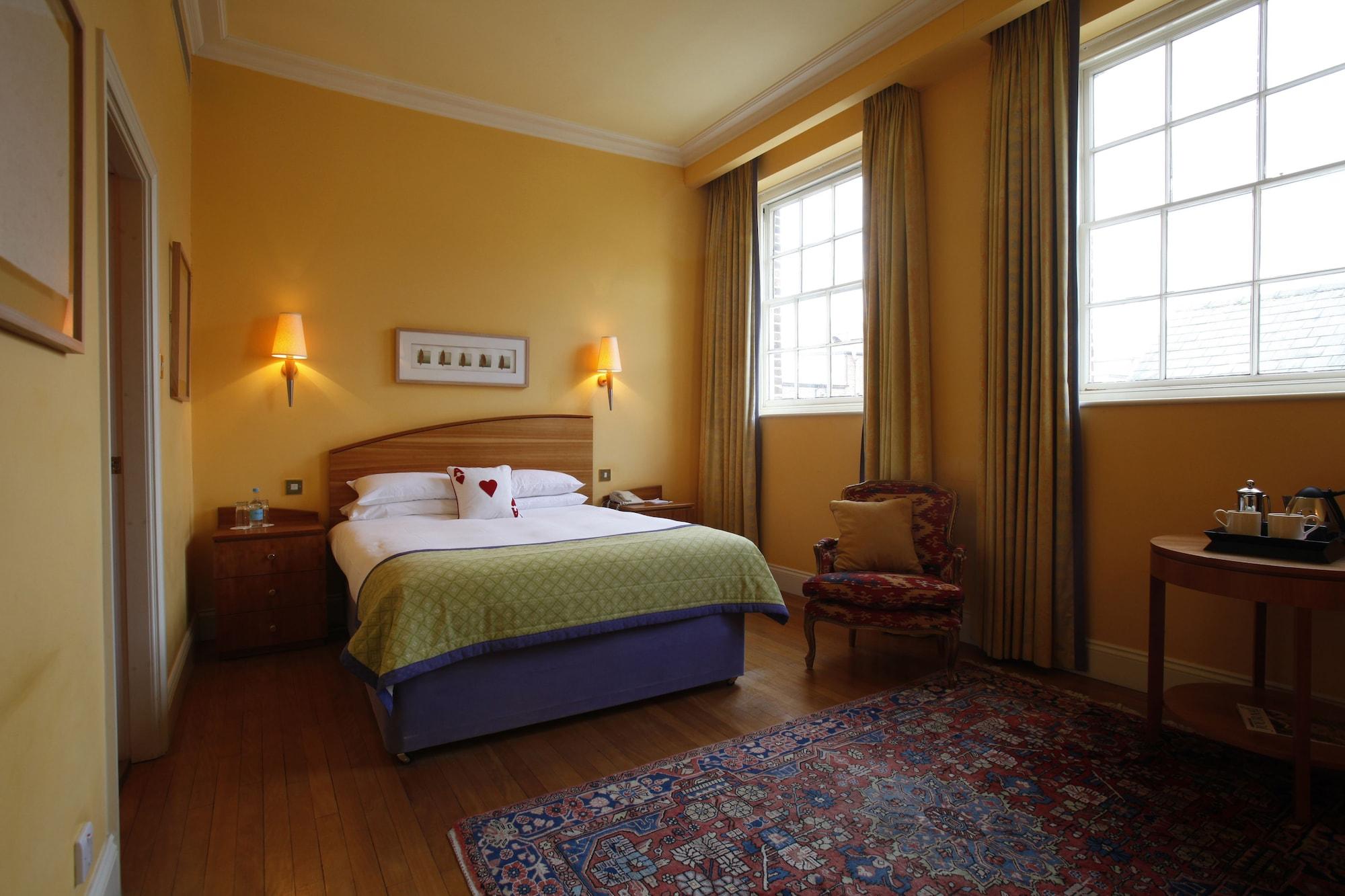 Angel Hotel Bury St. Edmunds ภายนอก รูปภาพ