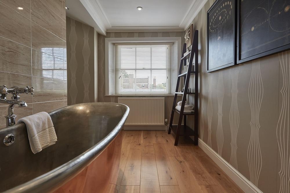 Angel Hotel Bury St. Edmunds ภายนอก รูปภาพ