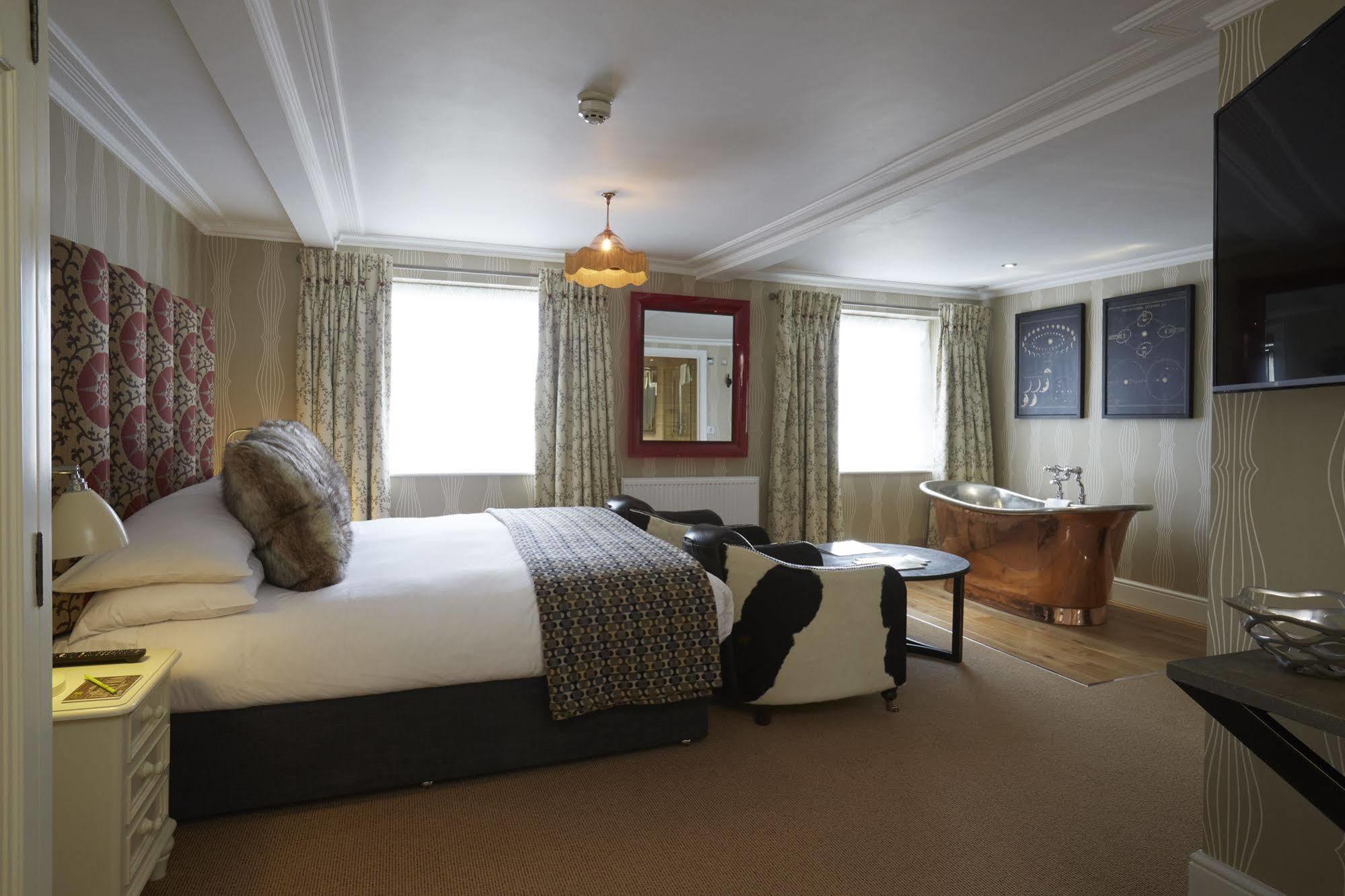 Angel Hotel Bury St. Edmunds ภายนอก รูปภาพ