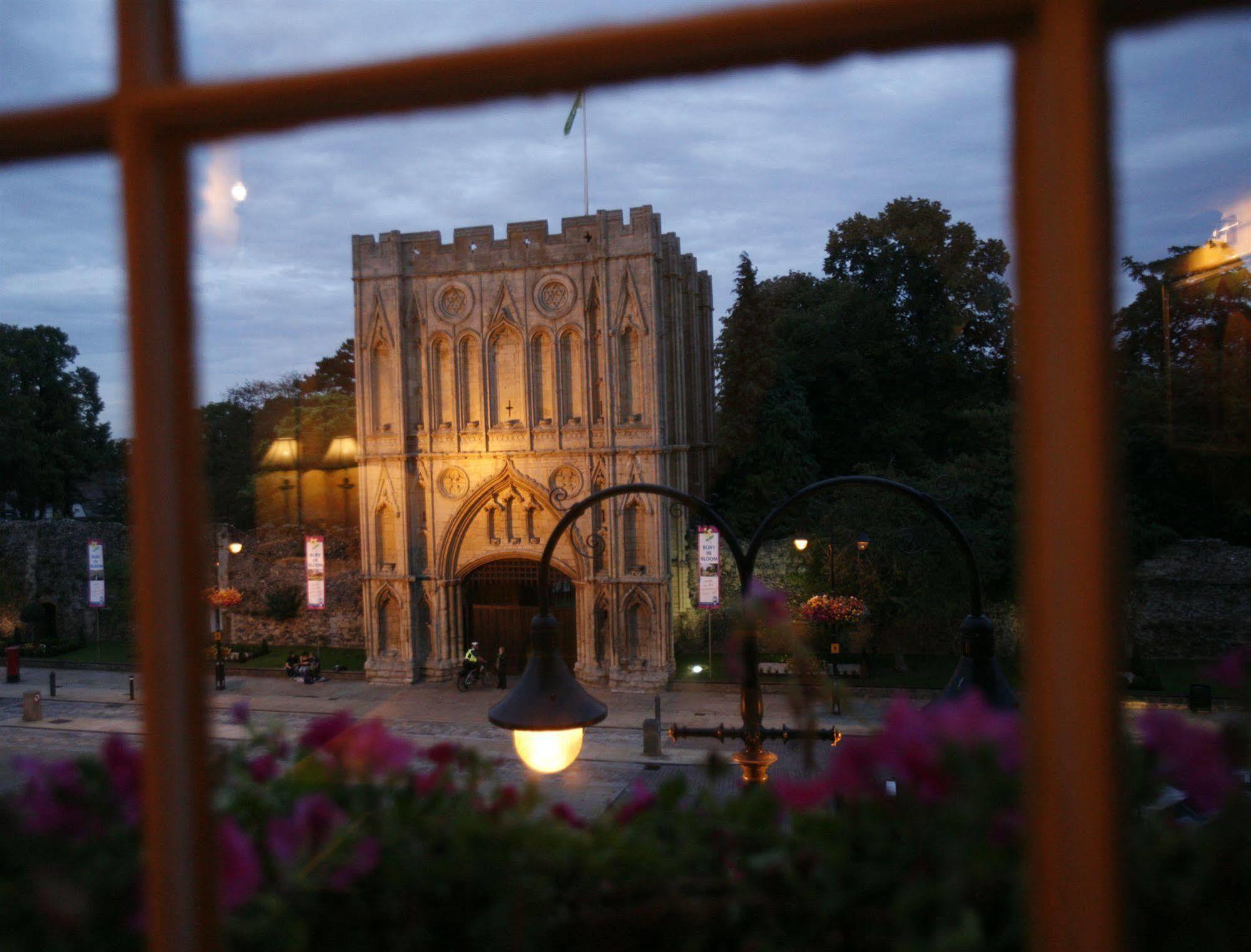 Angel Hotel Bury St. Edmunds ภายนอก รูปภาพ
